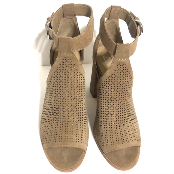 Marc Fisher Vixen Stacked Heel Shoes - Picture 3 of 8